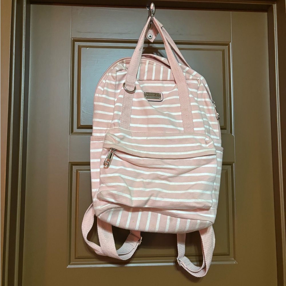 Striped Pink & White Women's Backpack - Unknown Brand🩷
